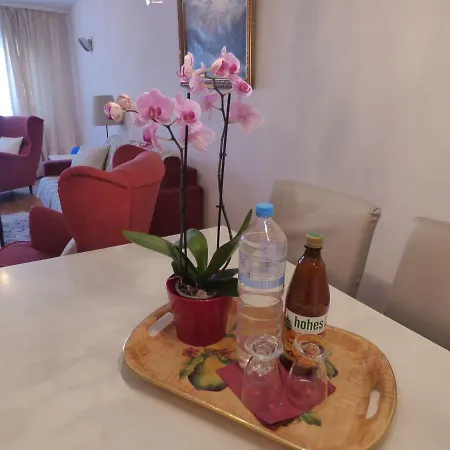 Colibri Apartment *